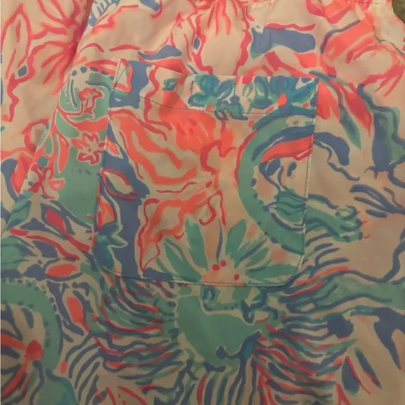 Lilly Pulitzer Luxletic Ocean Trail shorts in Blue Peri Viva La Lilly Pink, XXS - Picture 4 of 5
